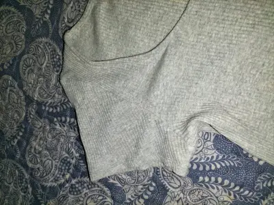 Polera gris con botones - miniatura 3