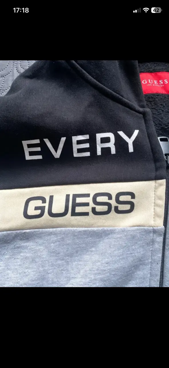 Polerón Guess con capucha - 2
