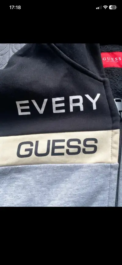 Polerón Guess con capucha - miniatura 2