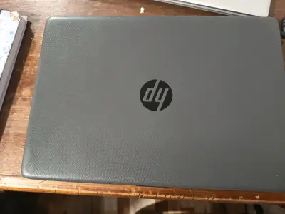 💻 Notebook HP 240 G8 Core i3 - miniatura 1