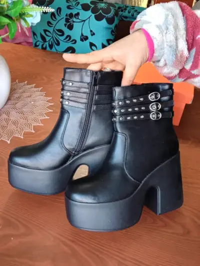 Botines negros con plataforma - miniatura 2