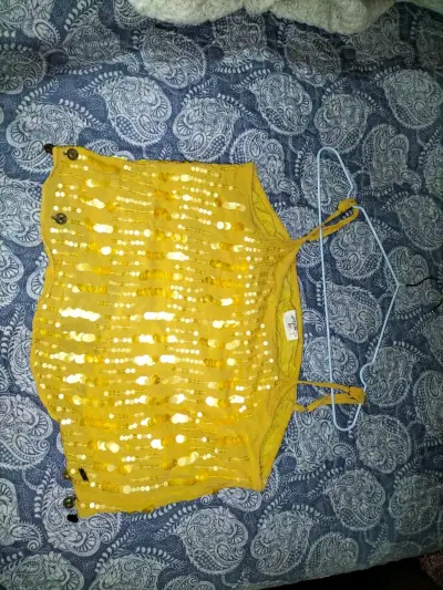Top amarillo con lentejuelas - miniatura 1