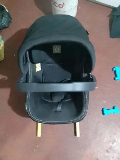 Silla mecedora para bebé negra - miniatura 1