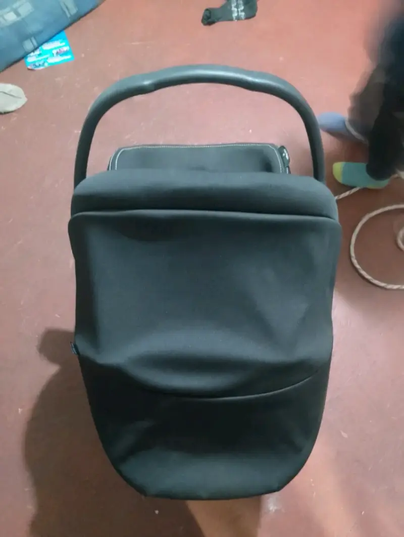 Silla mecedora para bebé negra - 3