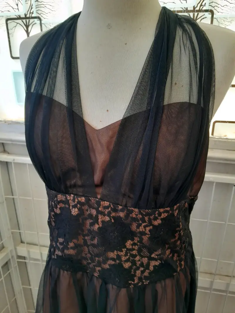 Vestido largo negro con encaje - 2