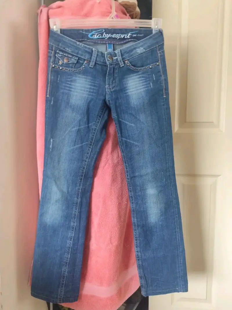 Jeans azul con detalles brillantes - 4