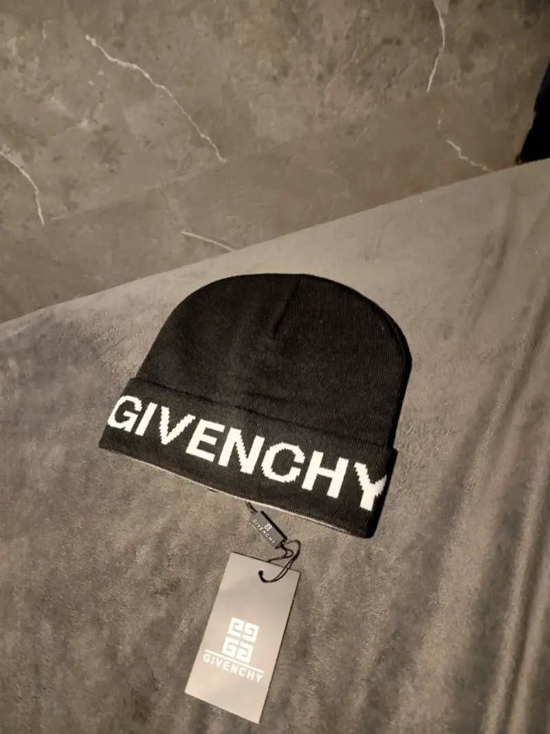 Gorros Givenchy y LV - 3