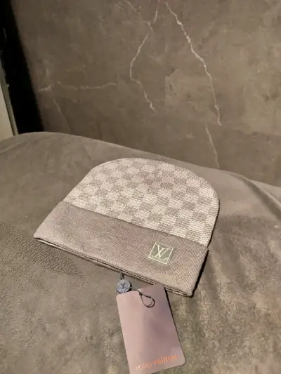 Gorros Givenchy y LV - miniatura 5