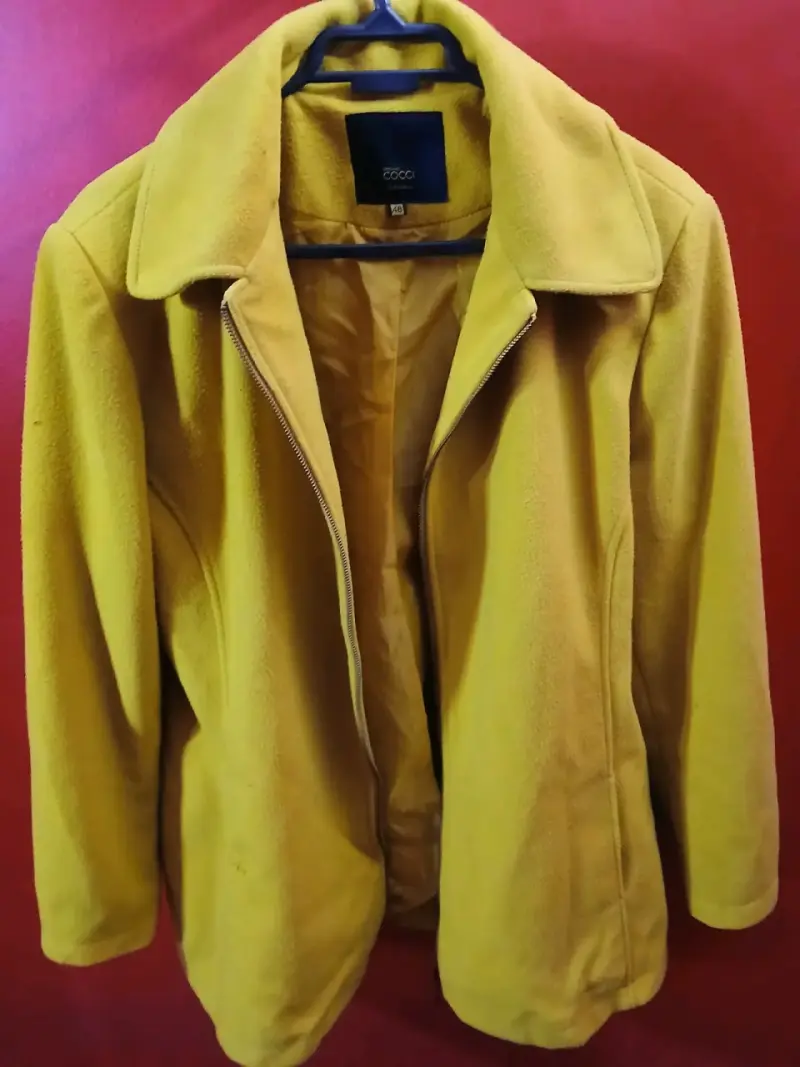 Abrigo mujer color mostaza - 1