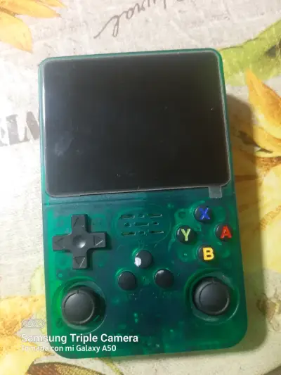 Consola portátil Game Master R36S - miniatura 2