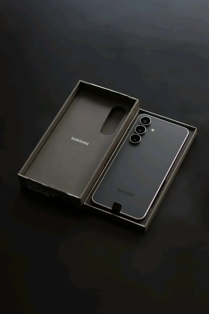 Samsung s25FE - 4