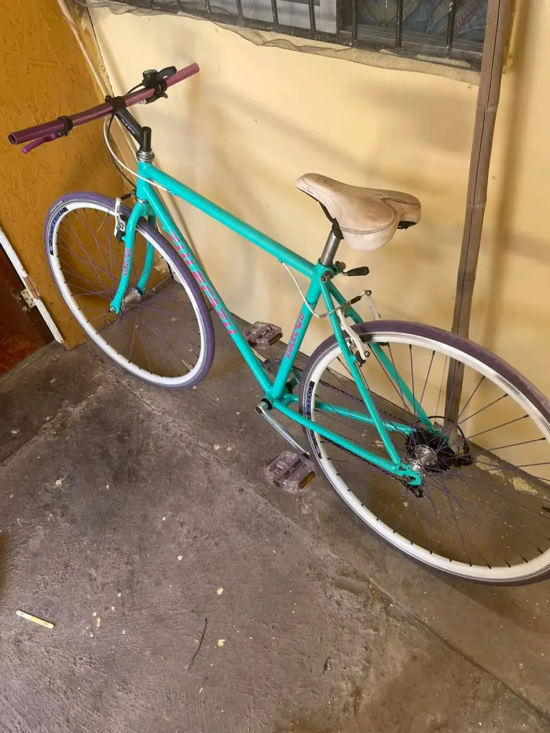Bicicleta urbana color turquesa - 2