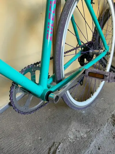 Bicicleta urbana color turquesa - miniatura 4