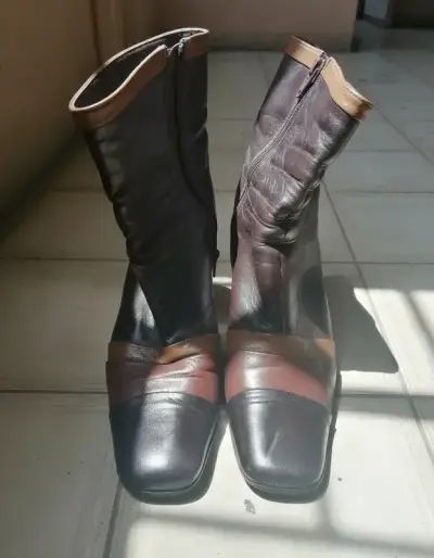 Botas de cuero argentino bicolor. Talla 40 - miniatura 4