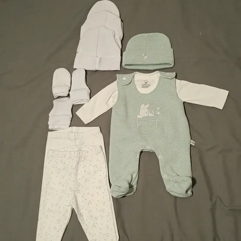 Conjunto de ropa para bebé - 2