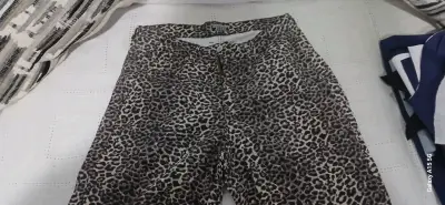Pantalones acampanados animal print - miniatura 3