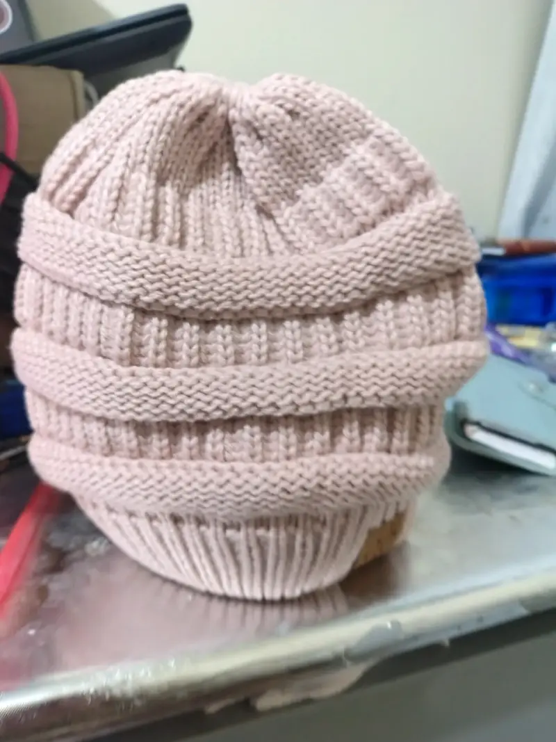 Gorro tejido color rosa