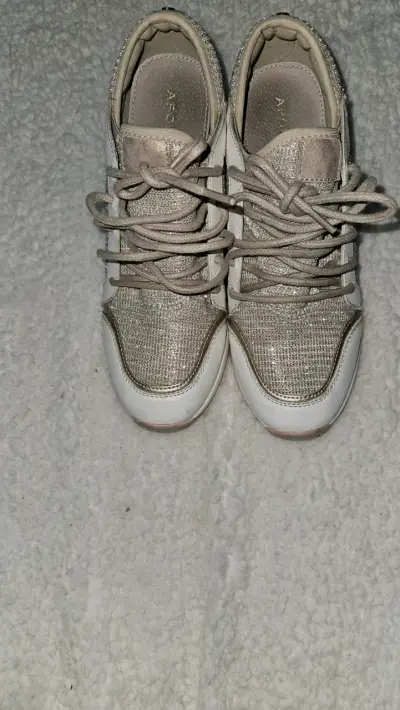Zapatillas blancas con brillo - miniatura 1