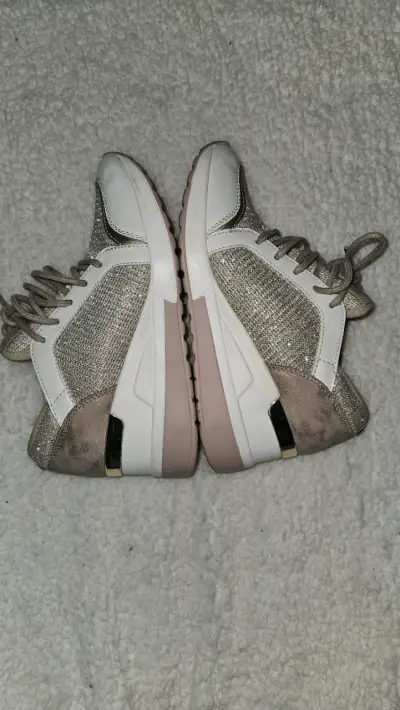 Zapatillas blancas con brillo - miniatura 3