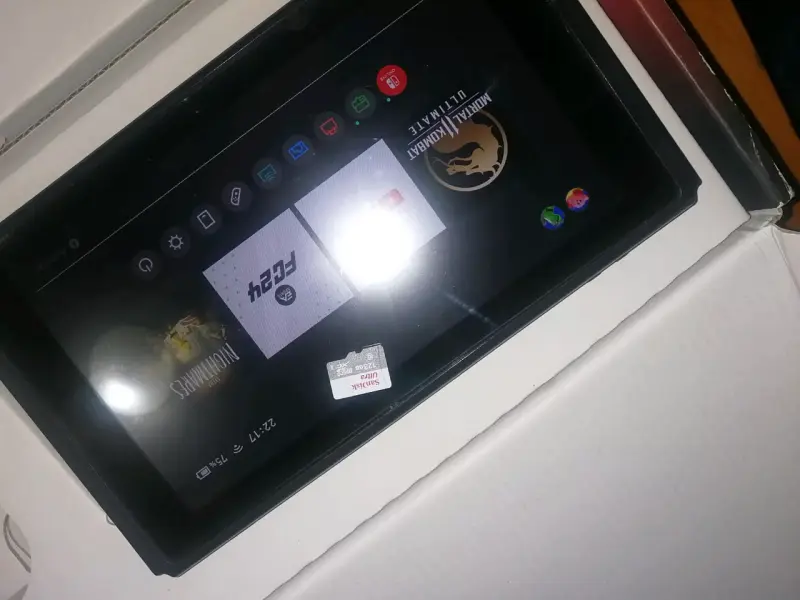 Consola Nintendo Switch con accesorios - 4