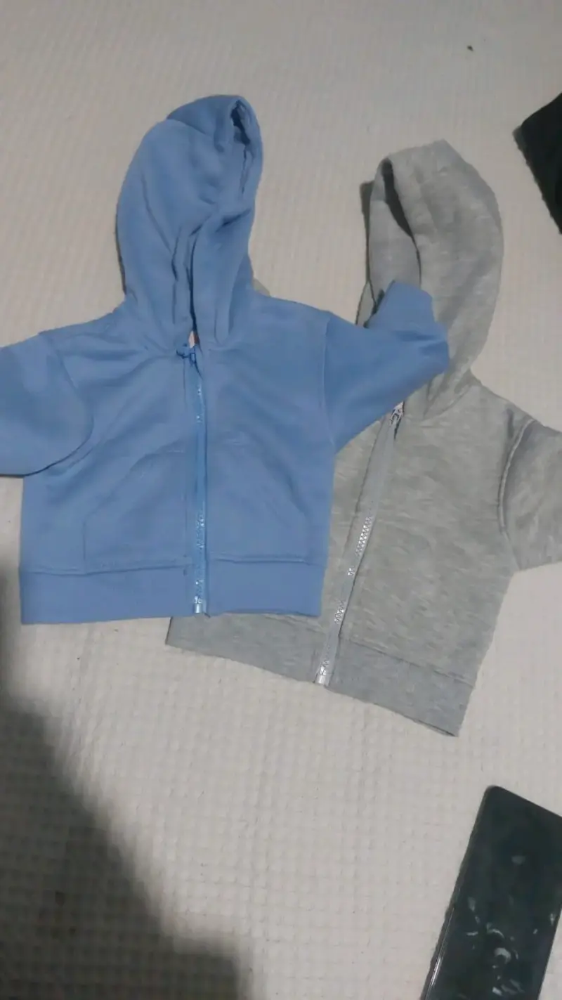 Polerones de bebés azul y gris