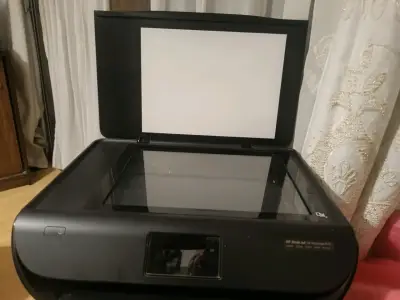 Impresora multifuncional HP DeskJet 4535 - miniatura 3