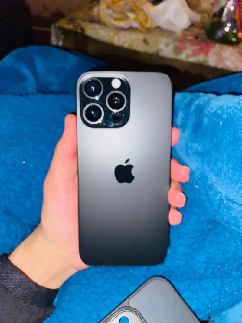 Iphone 16 pro max - 1