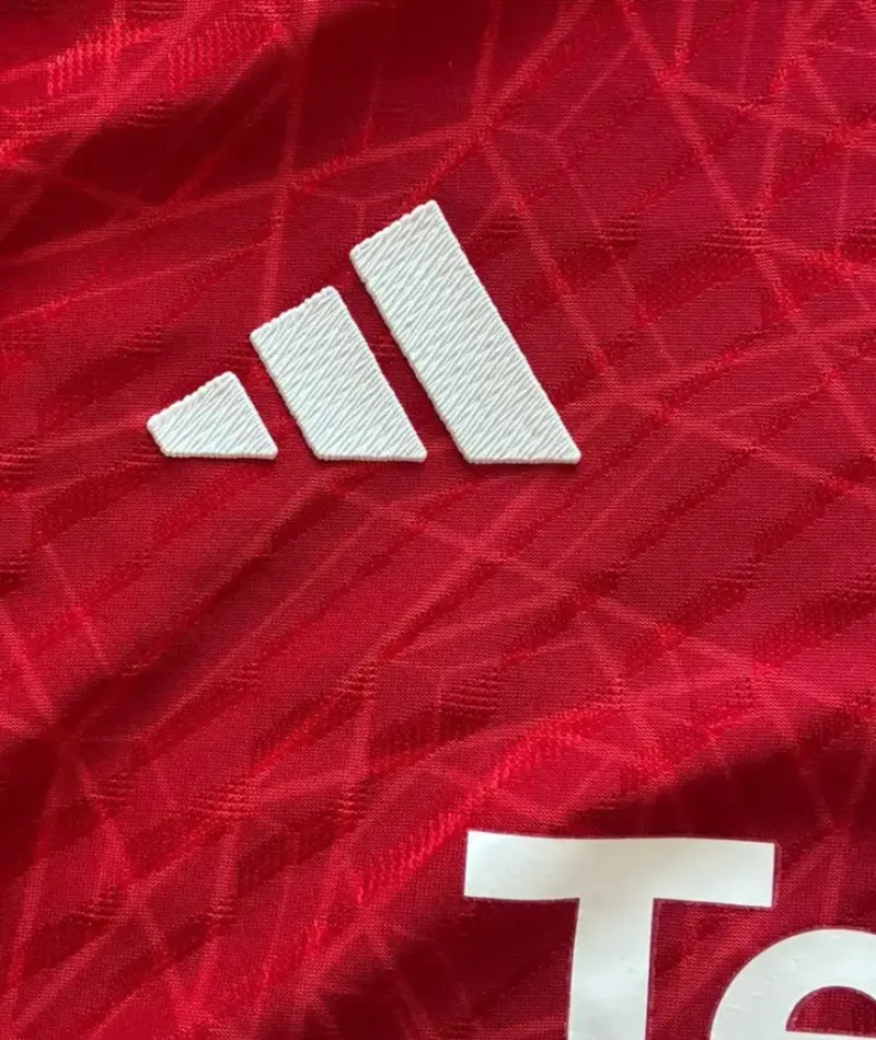 Camiseta Manchester United temporada 2023 - 3