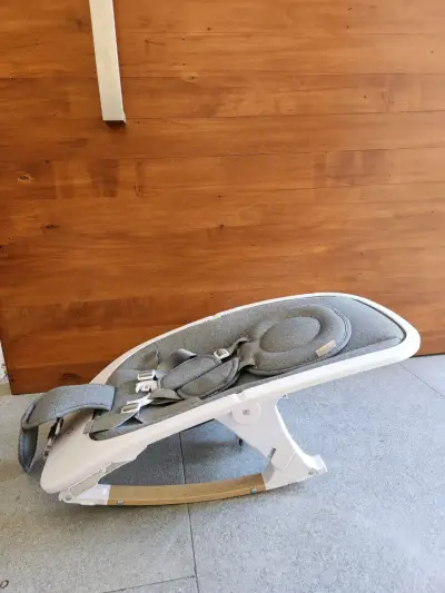 Silla mecedora para bebé gris - miniatura 1