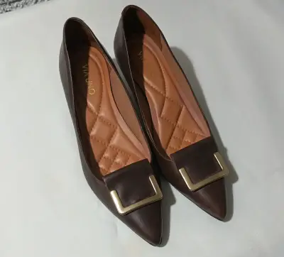 Zapatos planos marrón con hebilla - miniatura 1