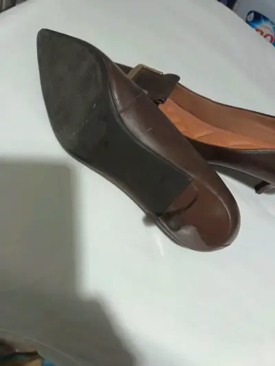 Zapatos planos marrón con hebilla - miniatura 3