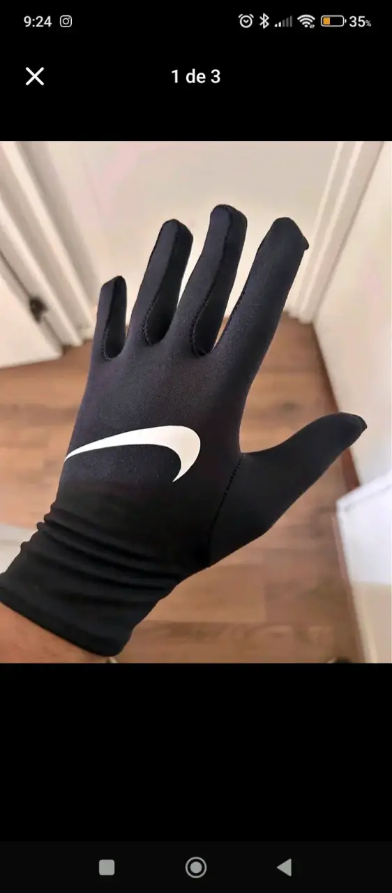 Guantes negros deportivos