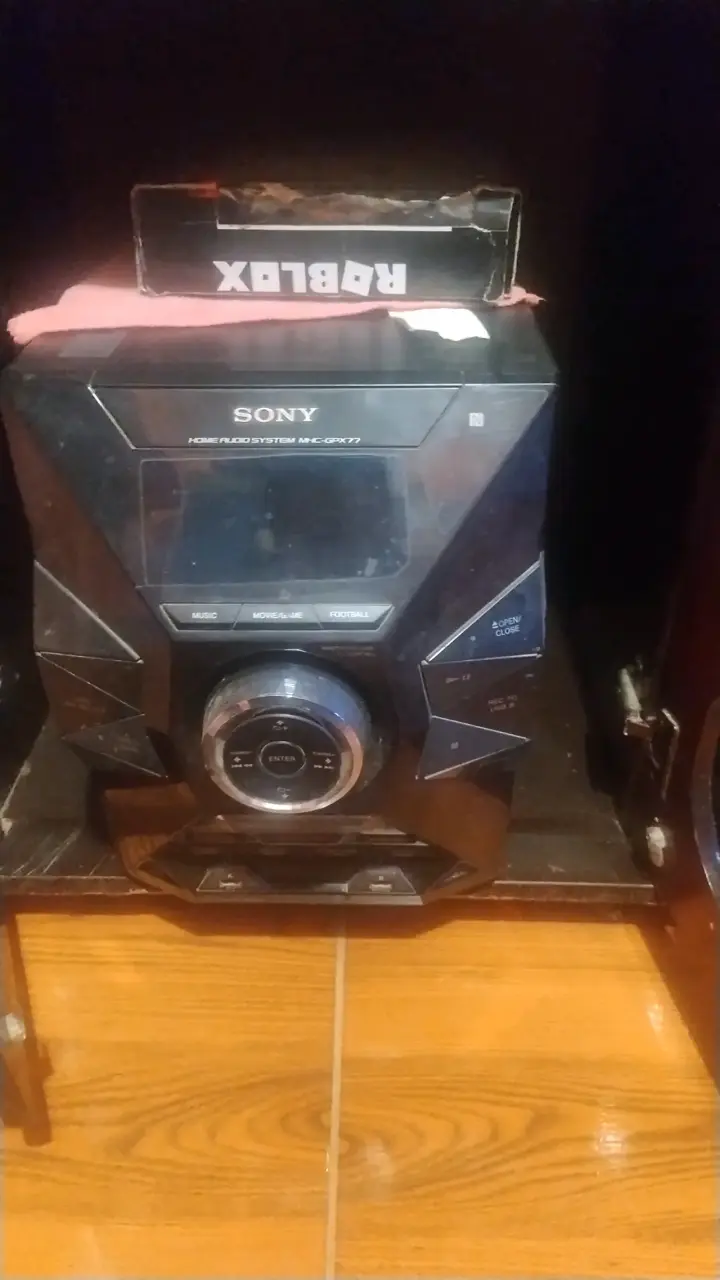 Sistema de sonido Sony con parlantes - 4