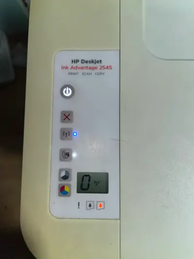 Impresora HP Deskjet 2545 usada - miniatura 1