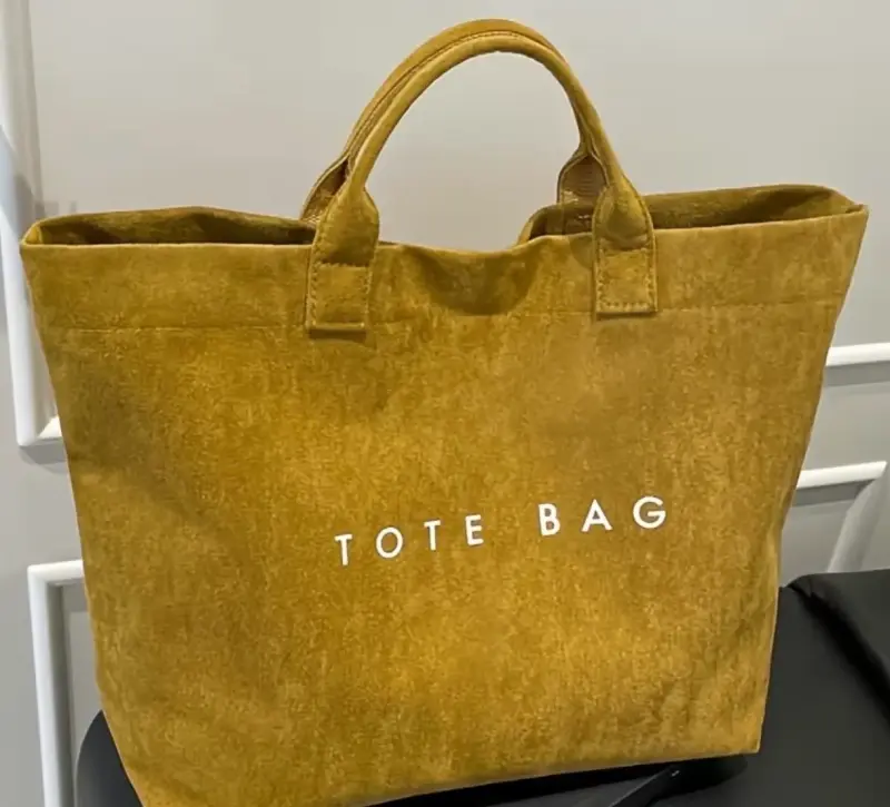 Bolso tote color mostaza - 1