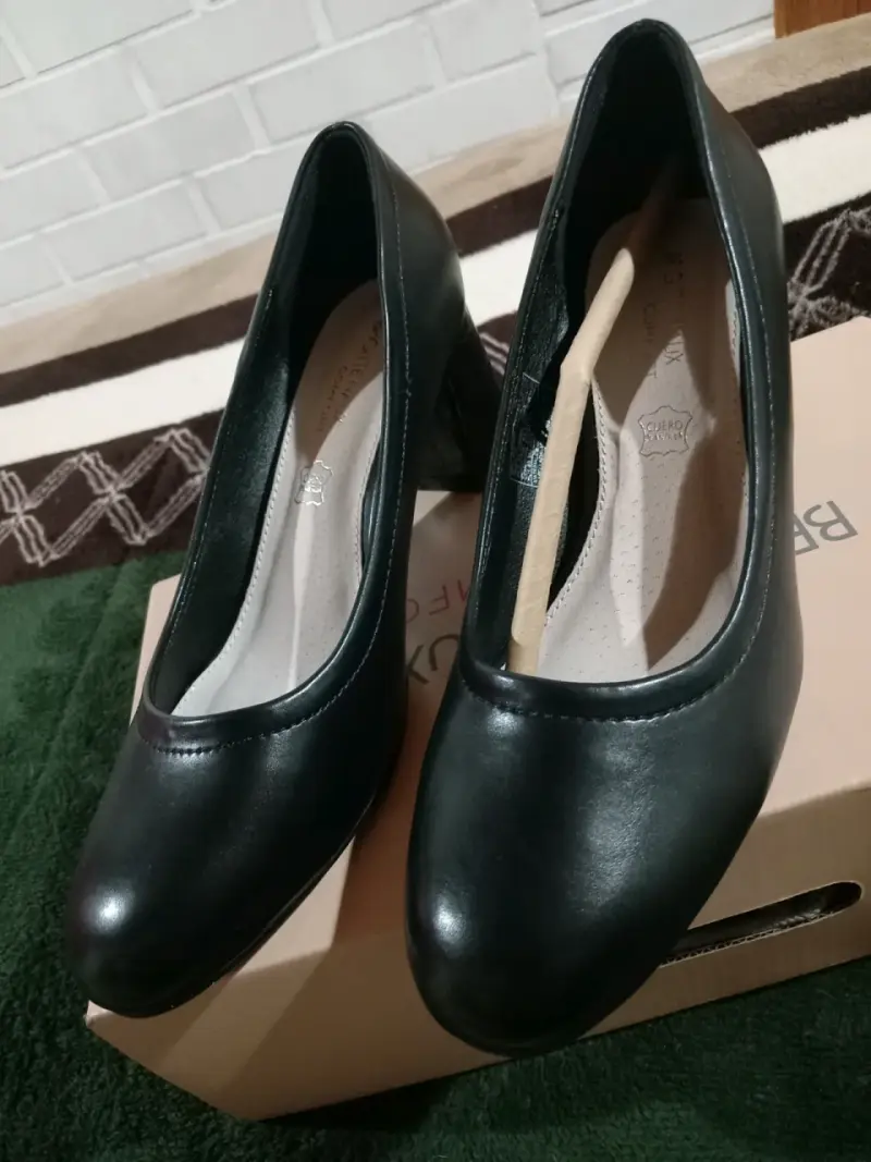 Zapatos negros de tacón medio - 4