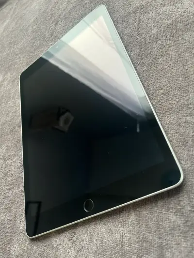 Ipad 9na Gen con 64gb - miniatura 2