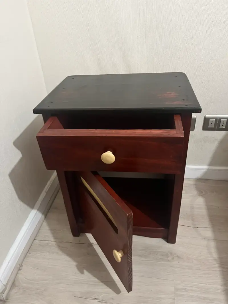 Mesa de noche de madera - 3