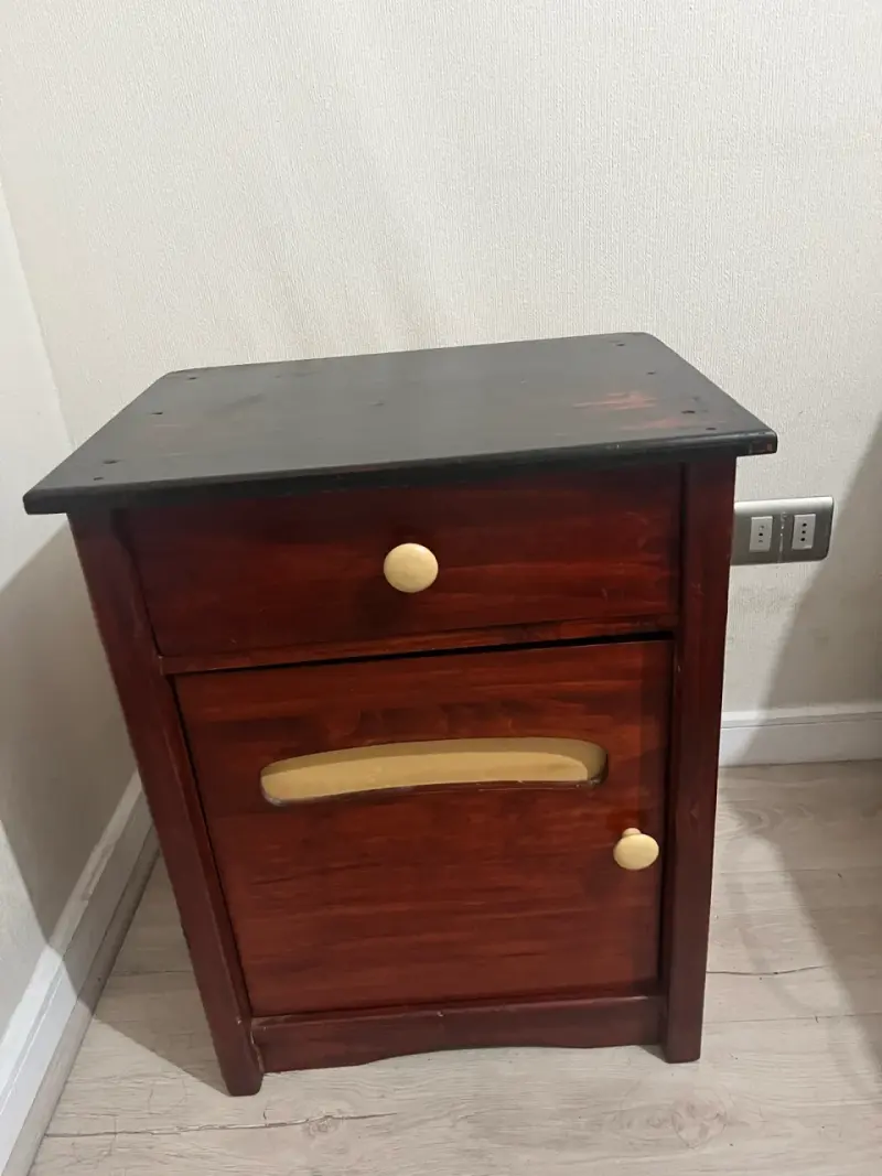 Mesa de noche de madera - 4