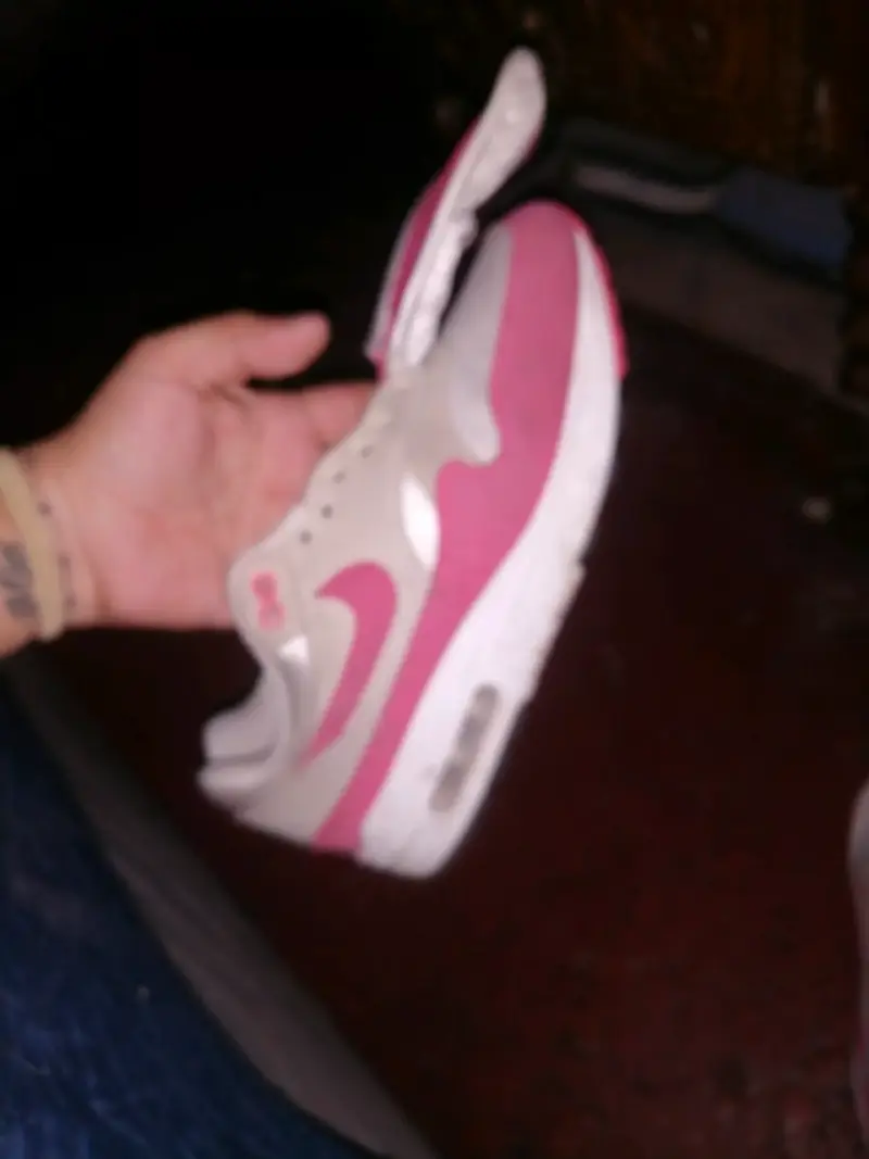Zapatillas deportivas rosa y blanco