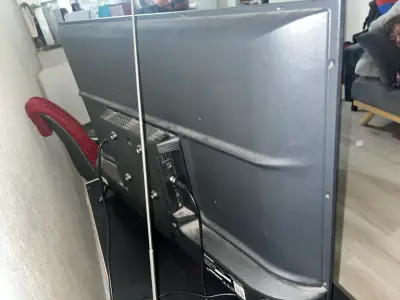 Televisor LED de 32 pulgadas - miniatura 1