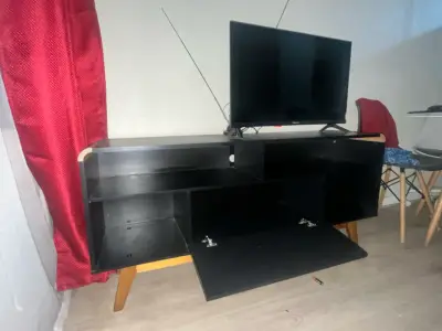 Mueble de TV negro moderno - miniatura 6