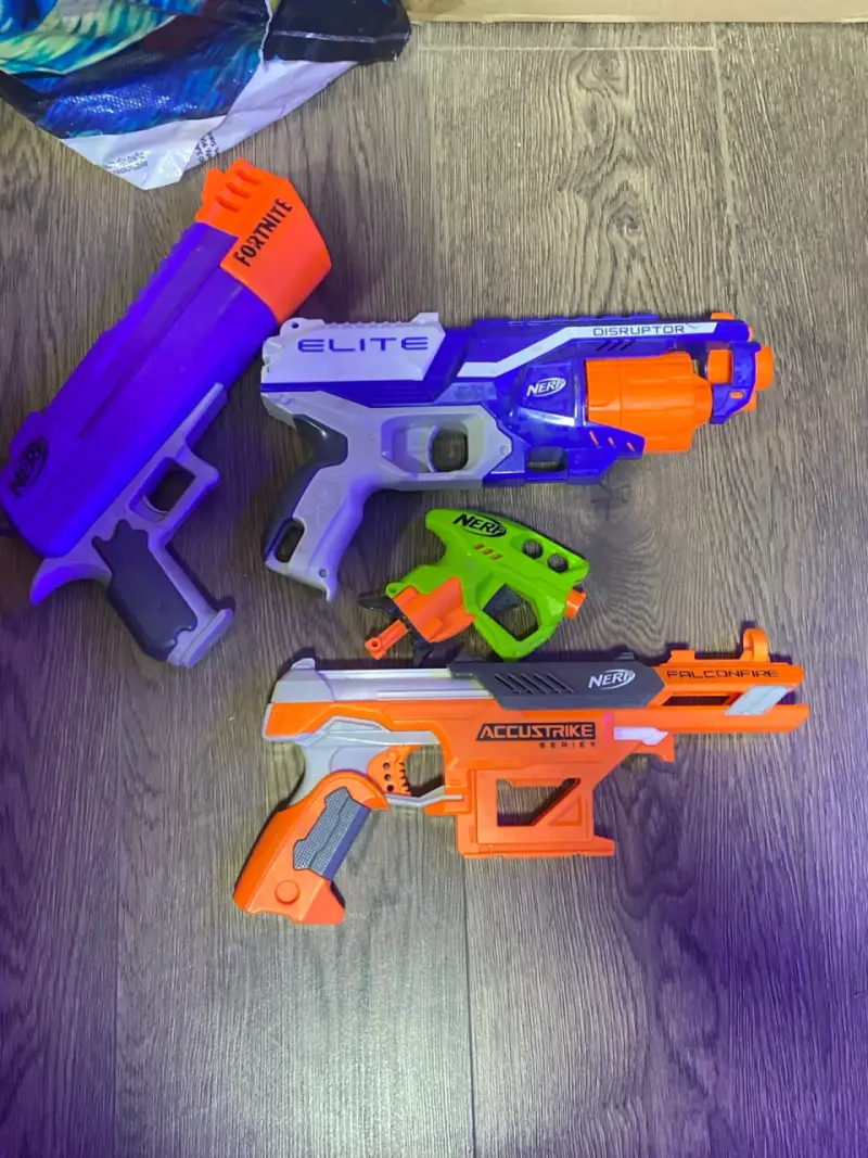 Set de pistolas Nerf variadas