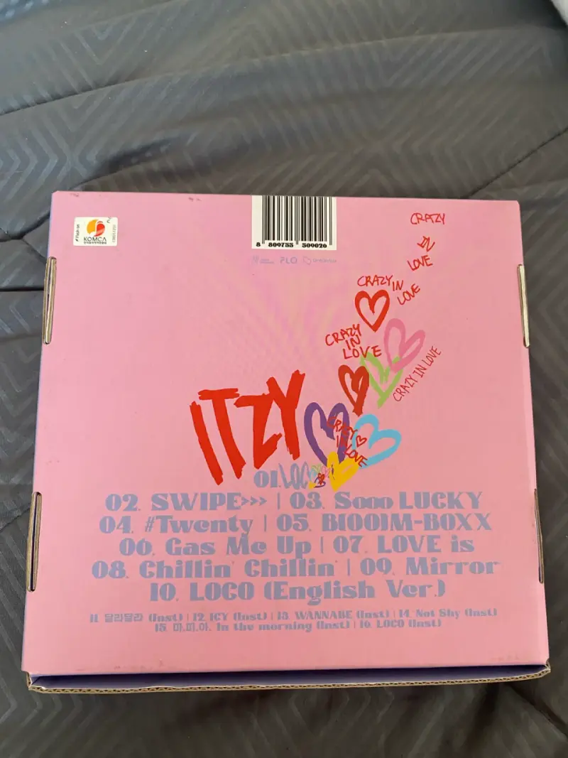 Álbum 'Crazy in Love' de ITZY - 2