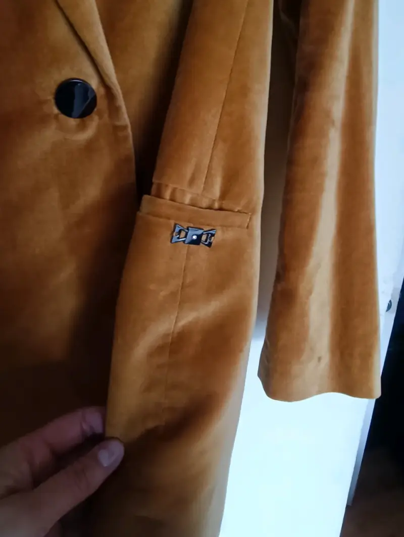 Blazer de terciopelo mostaza - 2