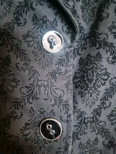 Blazer negro con diseño floral - miniatura 3
