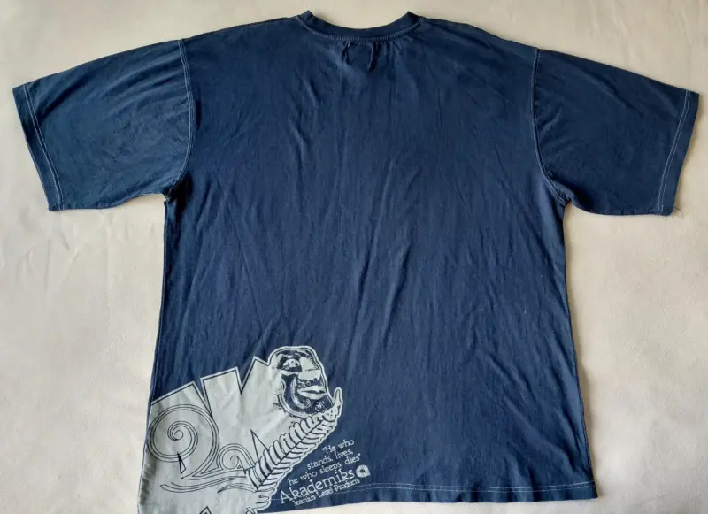 Polera azul Akademiks con diseño XXL - 3