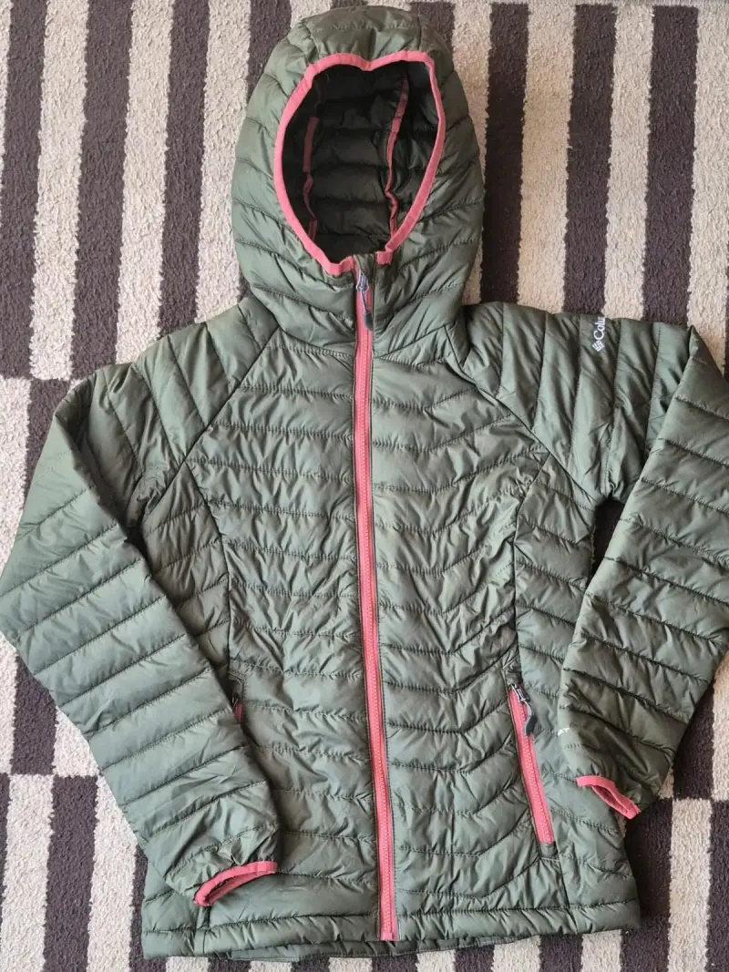 Chaqueta verde musgo con capucha - 1