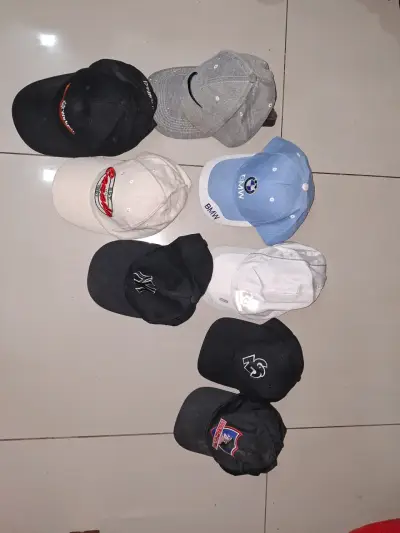 Lote de gorras variadas - miniatura 1