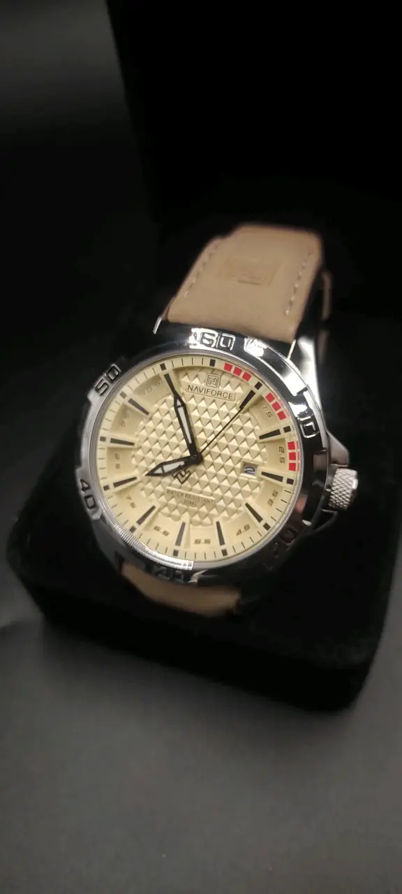 Reloj Naviforce beige elegante - 1
